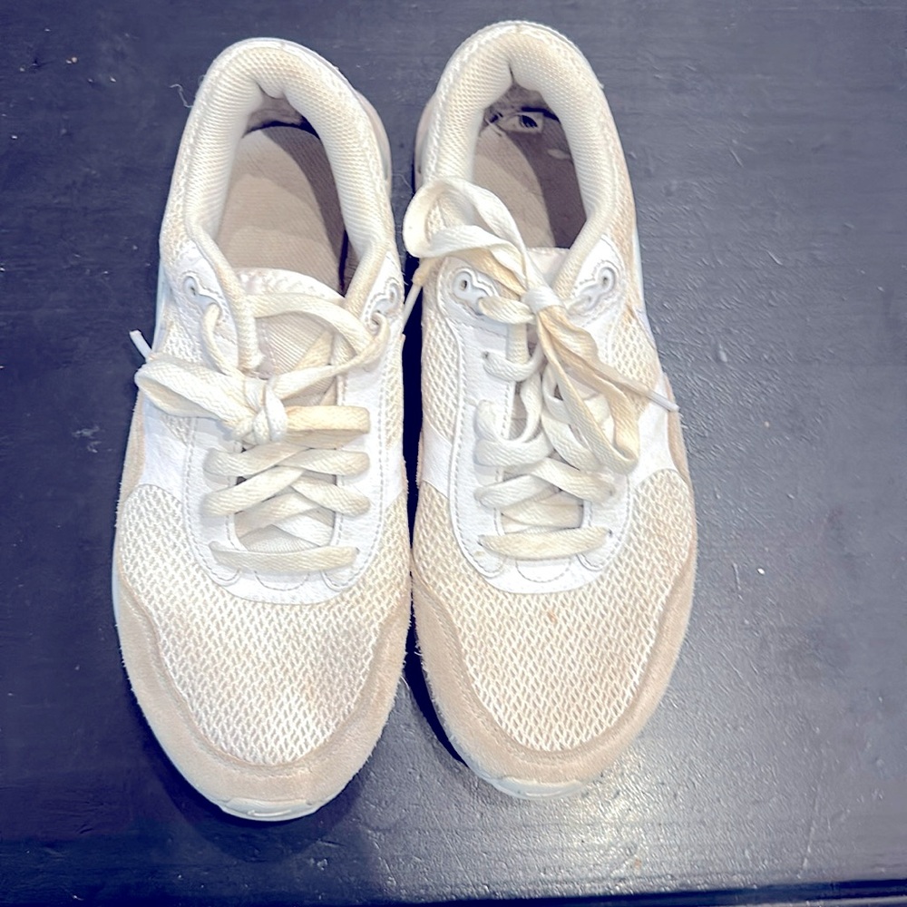 Men’s Nike shoes